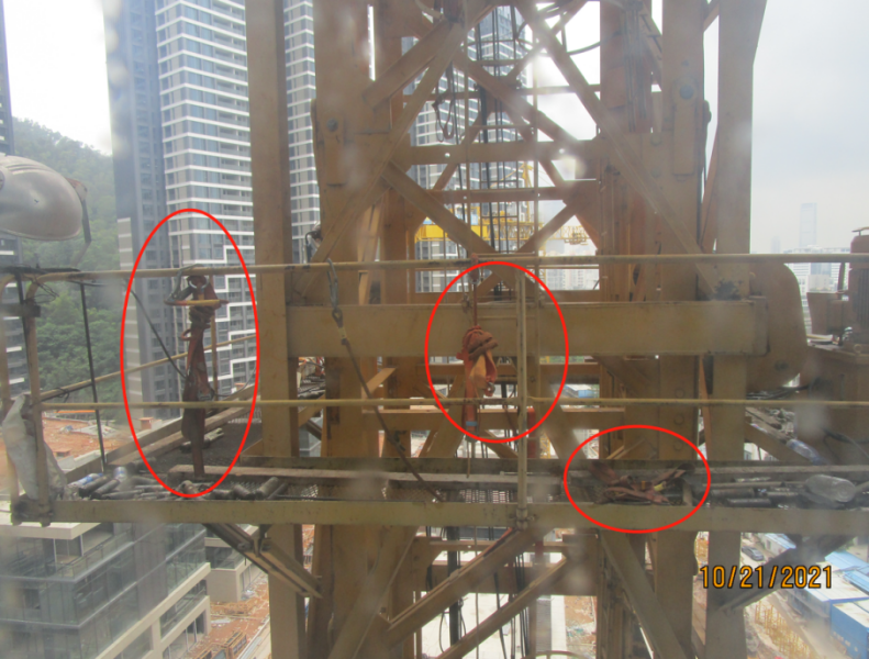 图2：塔吊套架作业平台及安全带.png
