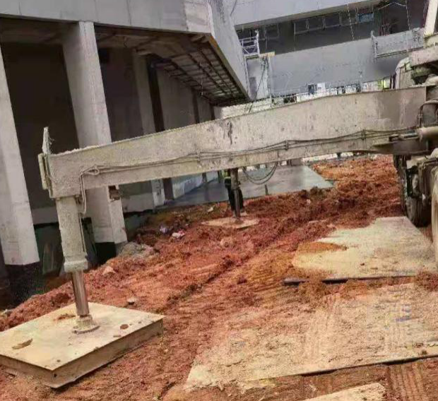 图二 浇筑现场场地情况.png