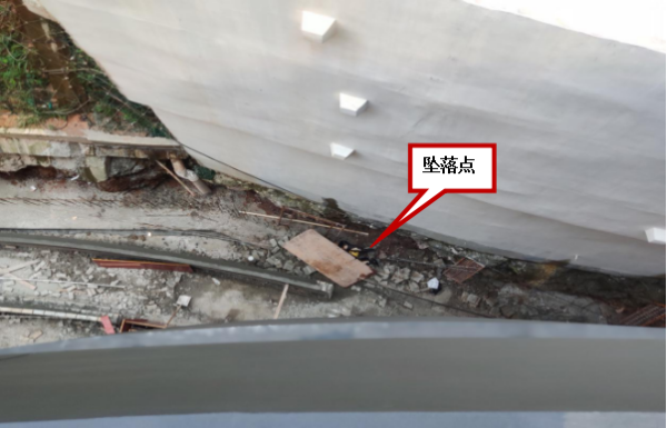 图三 事故现场 图三 事故现场