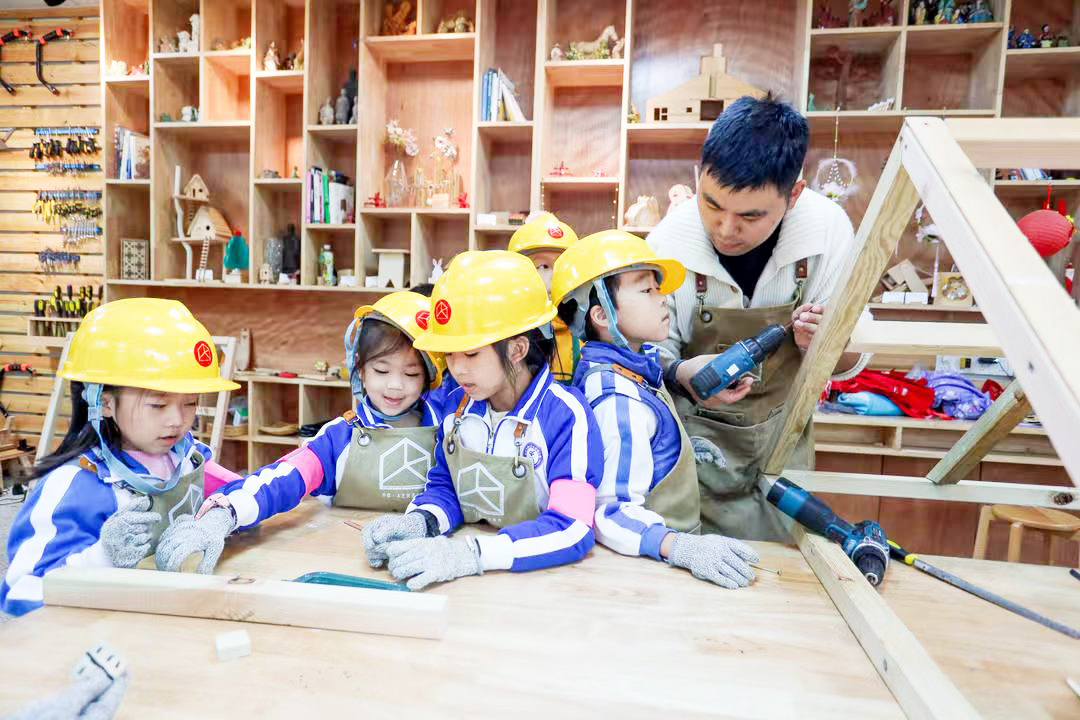 “小小科学家·运动之星”科技体育冬令营结营 青少年浸润科技课堂体验前沿科技魅力