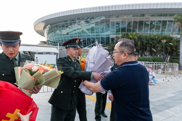 深圳市南山区退役军人事务局开展2024年春季退役士兵返乡欢迎仪式