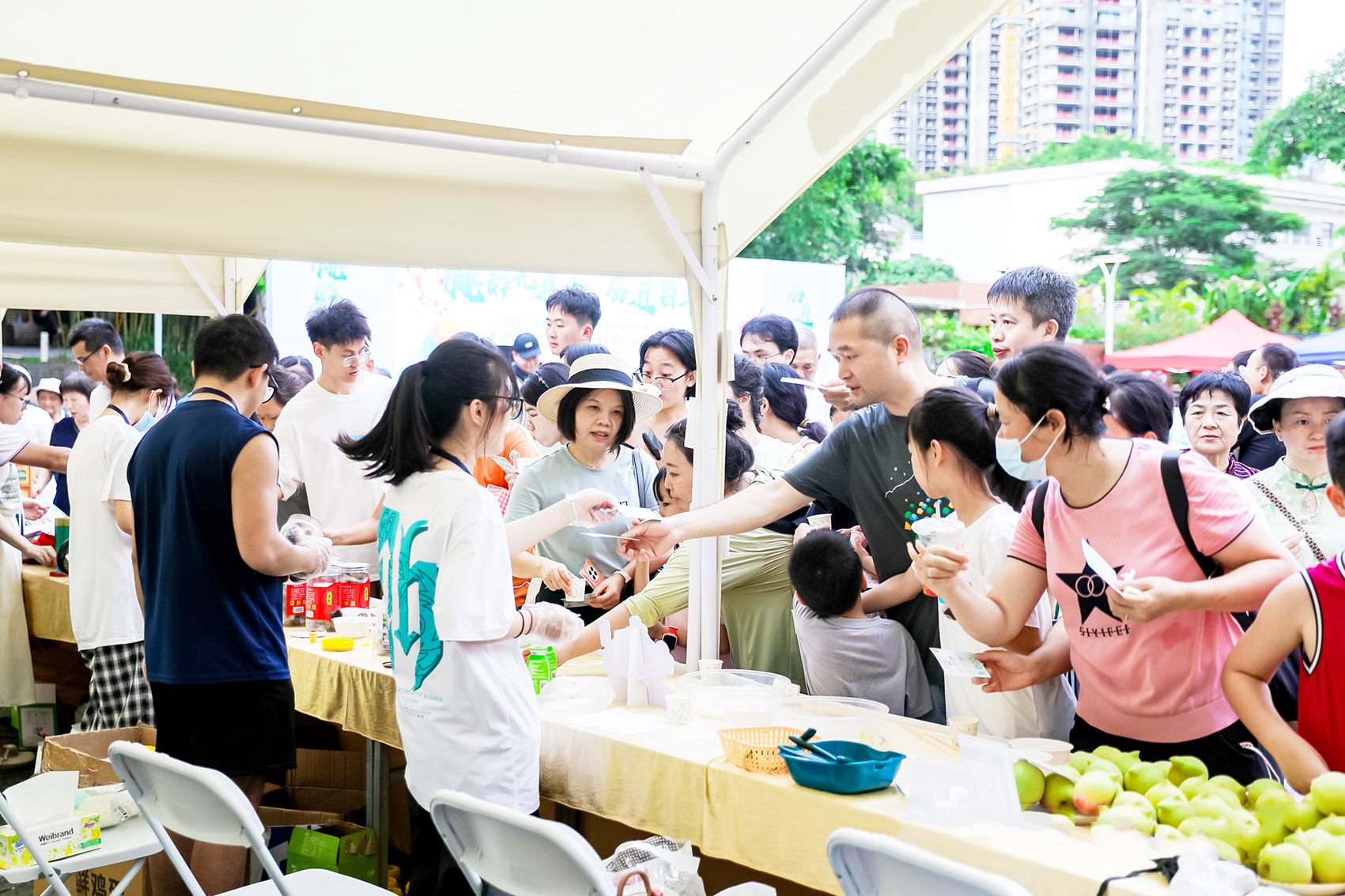 “桃”醉大湾区 连平鹰嘴蜜桃“缘”定南山 连平鹰嘴蜜桃系列活动南山分会场消费帮扶行动举行