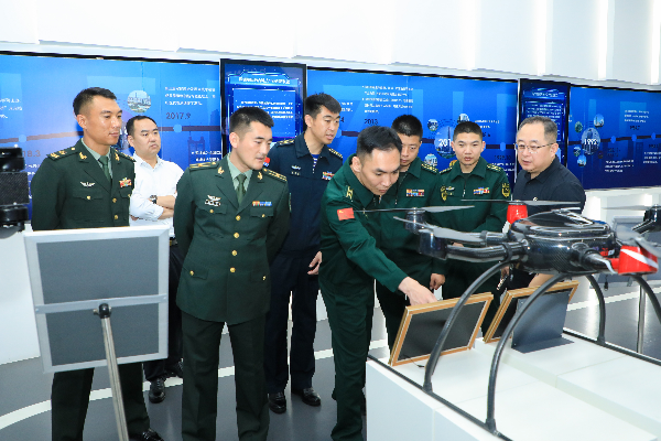 3.拥军支前基地观摩照片.jpg