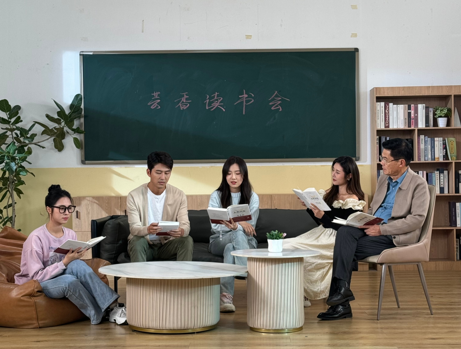 从“读剧”到“短剧” 南山区芸香读书会以创新表达构筑诗意栖居地