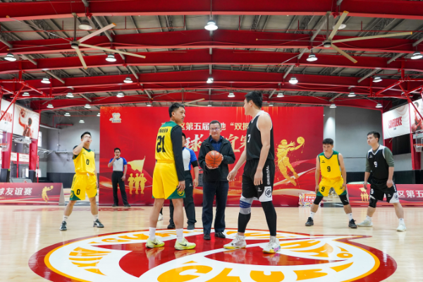 军地同心双向服务 共促共建谱新篇