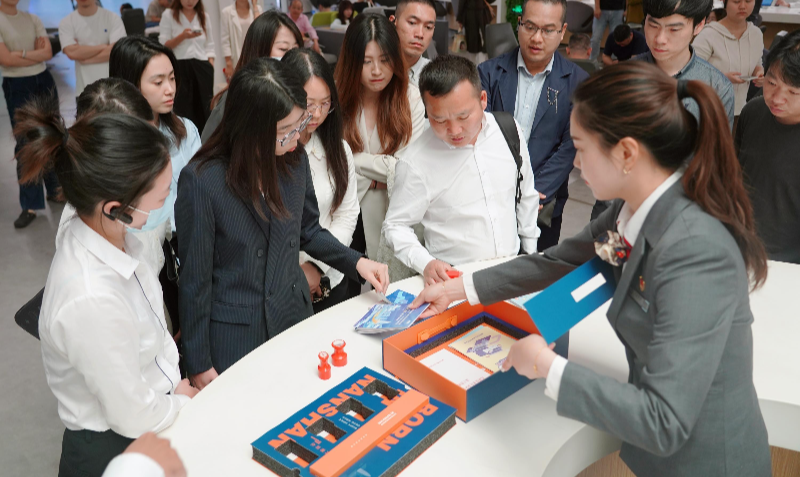 AI帮填、视频可办！服务体验官沉浸式打卡南山区政务服务中心