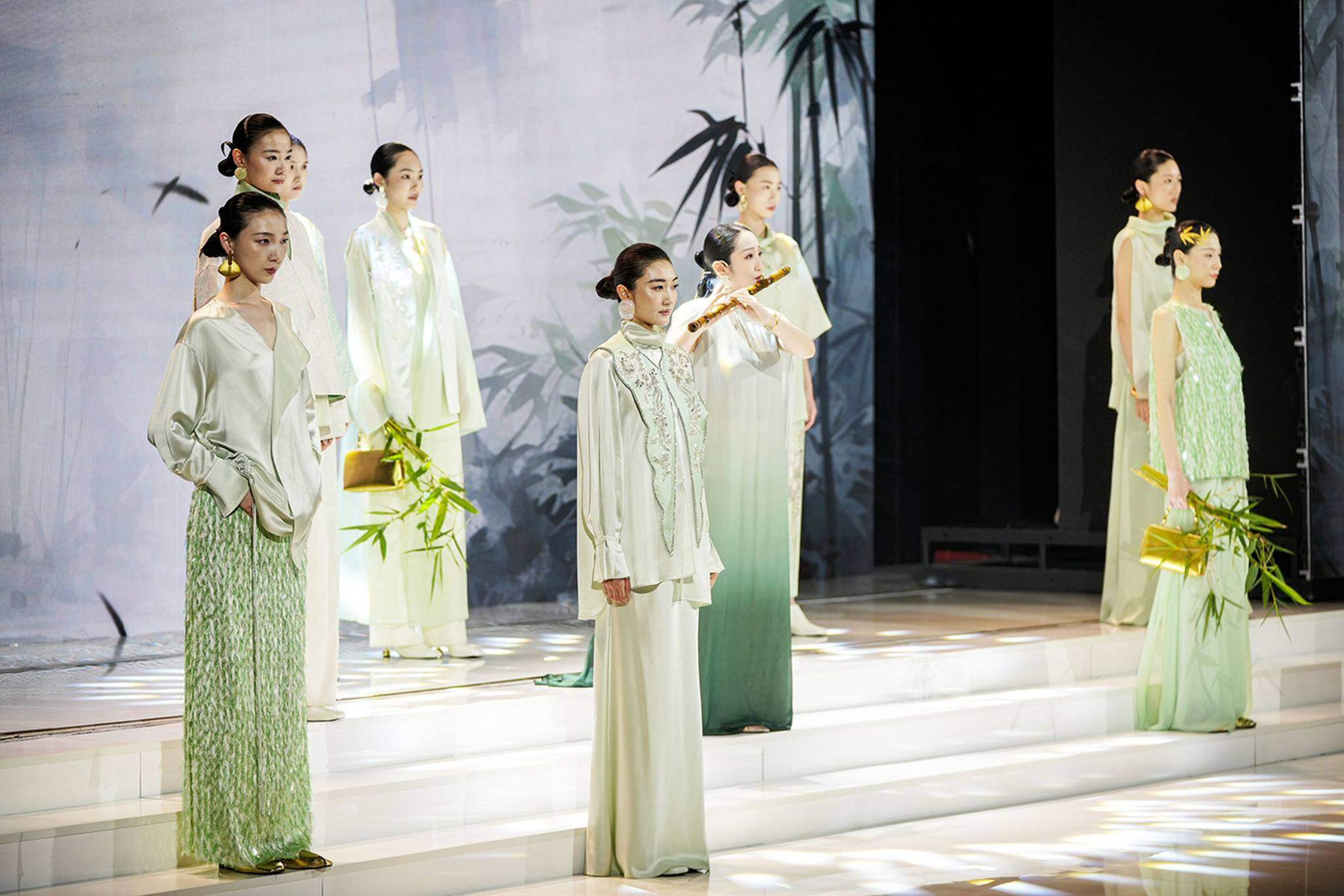 南山街道聚焦“中国的米兰、世界的南油”打造南油荔秀优质服装产业 南山街道聚焦“中国的米兰、世界的南油”打造南油荔秀优质服装产业。.png