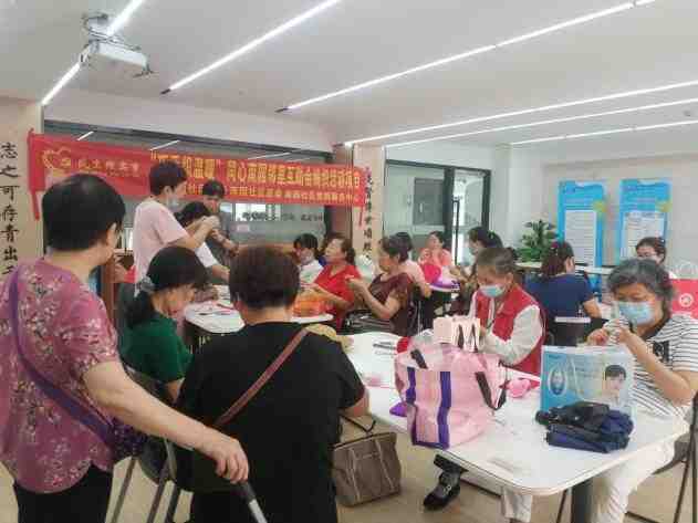 南园社区“巧手织温暖”同心南园邻里互助会编织活动项目2